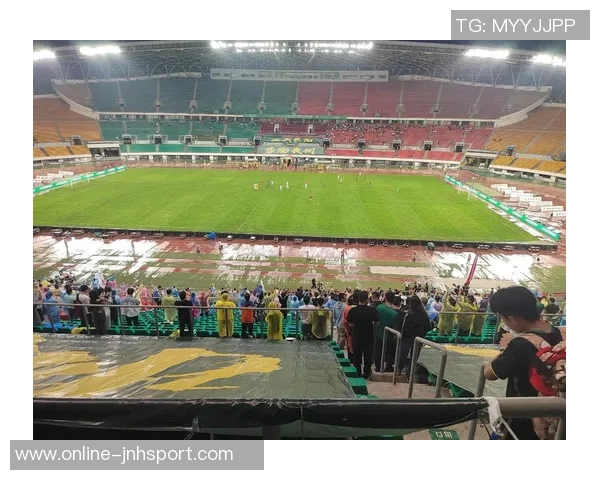 足球与高尔夫的对比探讨为何两者在运动魅力和观众基础上截然不同 足球与高尔夫的对比探讨为何两者在运动魅力和观众基础上截然不同