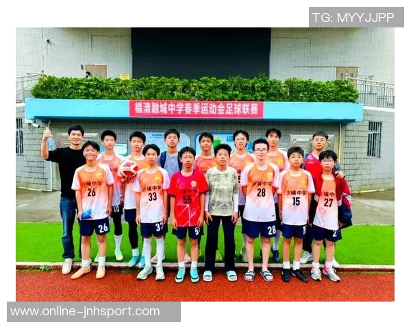 足球入中考助力青少年全面发展激发学生运动热情与团队精神